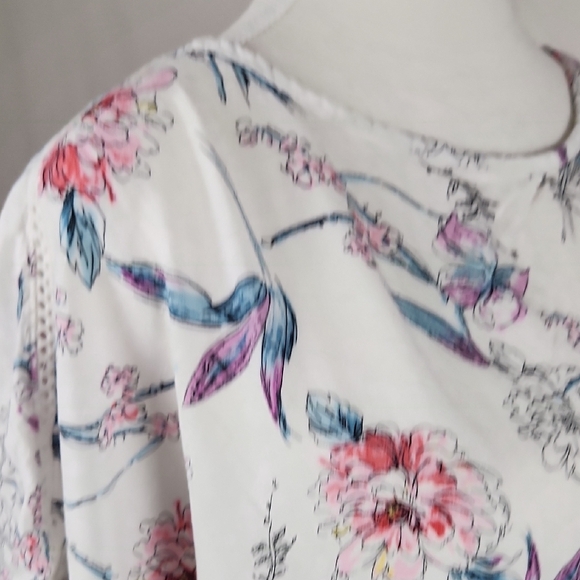 Buffalo David Bitton Relaxed Tie Front Blouse in White and Pink - Picture 6 of 7